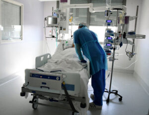 Depuis le début de la crise, vingt patients atteints du Covid-19 ont été admis en réanimation à la clinique Convert. Photo Progrès /Laurent Thévenot